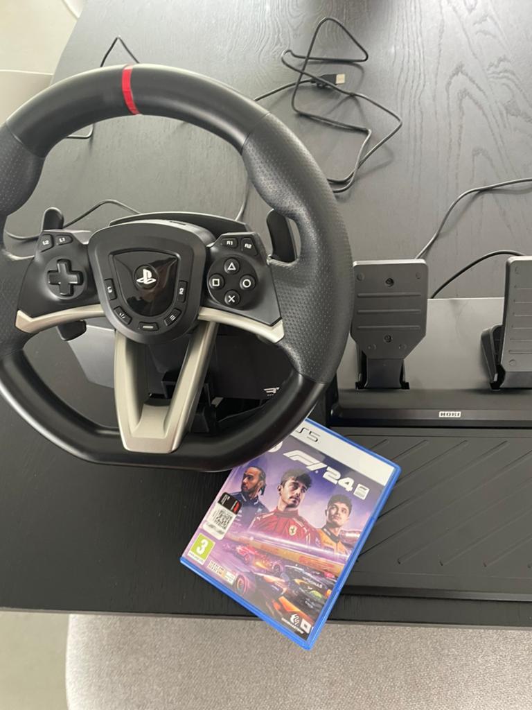 Racing wheel apex, hori ps5 + game fi24, Ophalen, Zo goed als nieuw
