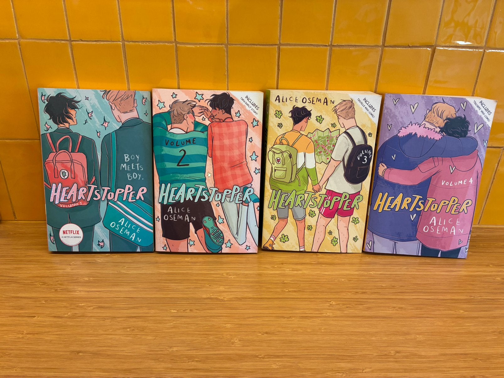 Coffret Heartstopper, vol. 1 à 4 — Alice Oseman (anglais), Livres, Enlèvement ou Envoi, Utilisé, Fiction