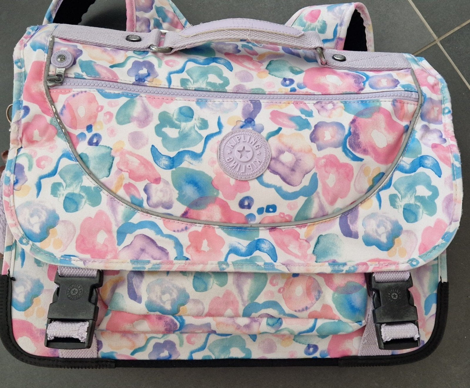 cartable Kipling, Enlèvement, Bleu