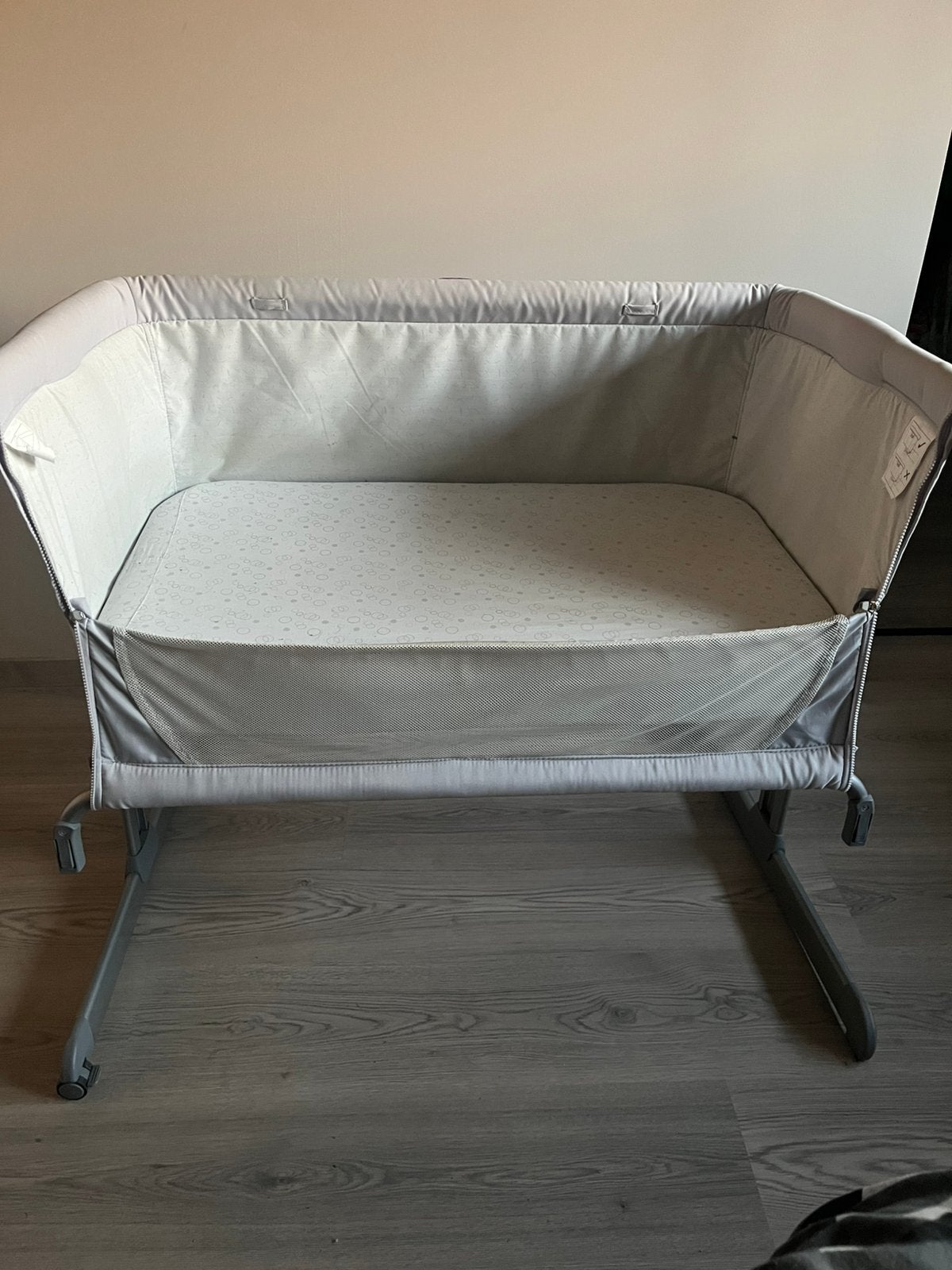 Chicco next2me co sleeper grijs, Enlèvement, Comme neuf