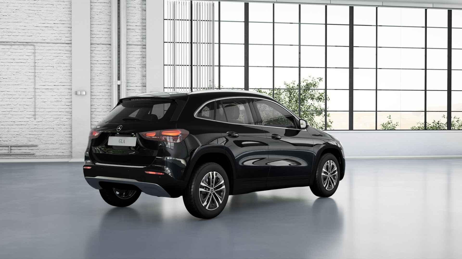 Mercedes-Benz GLA-klasse 180 Essential Line | Smartphone Int, Auto's, Stof, Gebruikt, Zwart, 4 cilinders