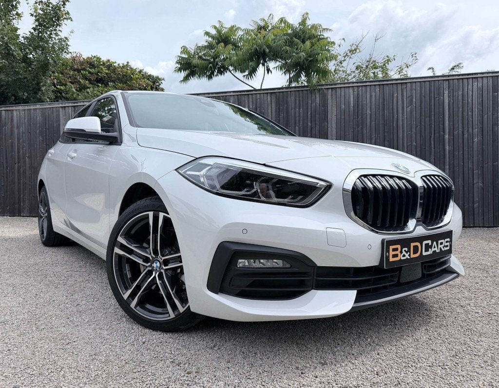 BMW 118 118i 18“M/CARPLAY/NAVI/SAFETY/CRUISE/ZETELVERW., Auto's, BMW, 100 kW, Gebruikt, Zwart, 136 pk