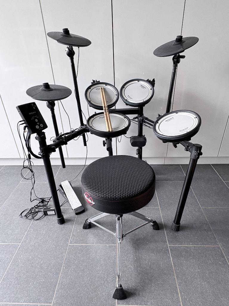 Roland TD-1 DMK V-Drum (+ Roland RDH100 en drumstoel), Enlèvement, Comme neuf, Roland, Électronique