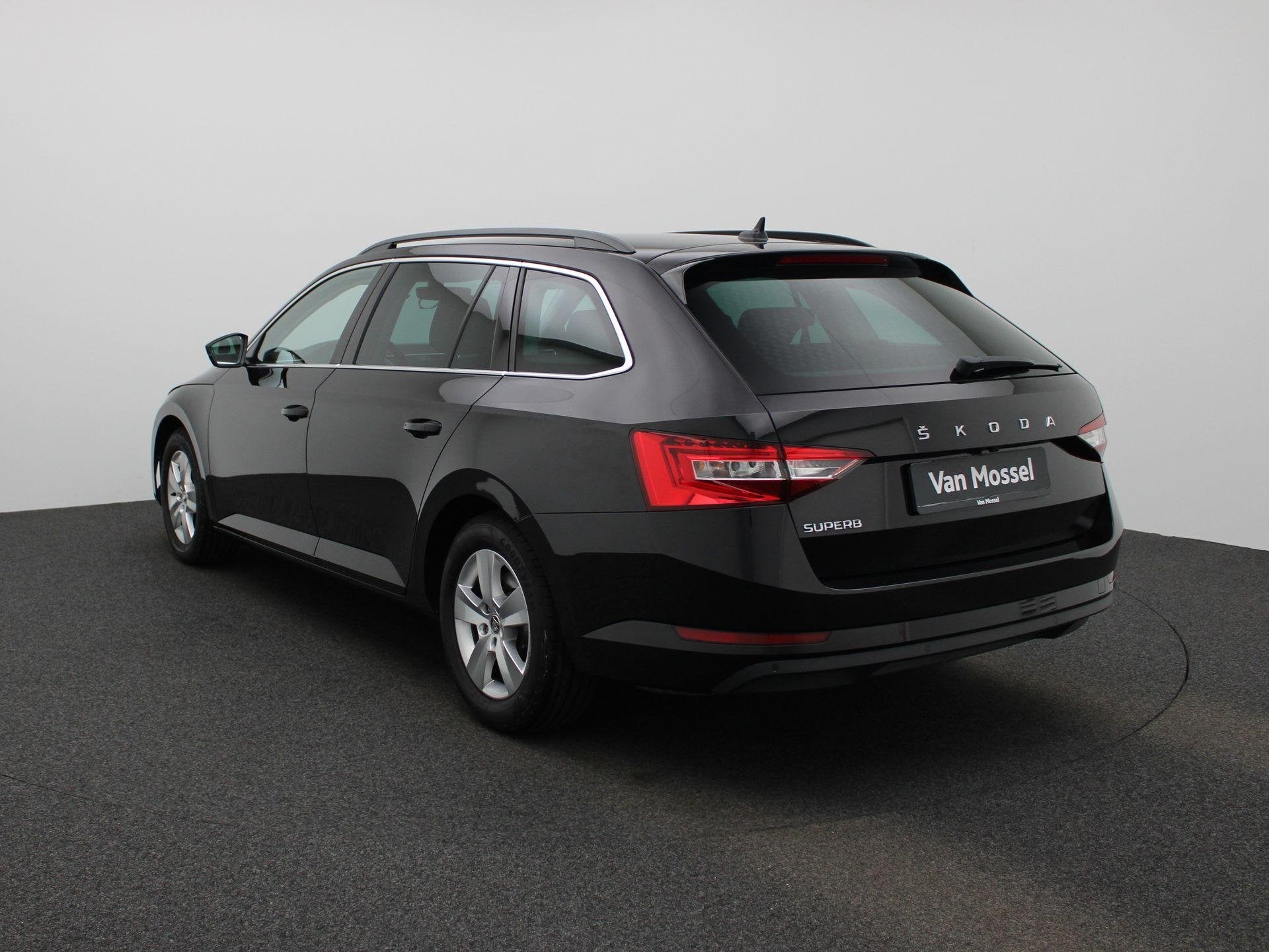 Skoda Superb Combi 1.5 TSI ACT 110kW DSG7 Clever, Autos, 144 g/km, Entreprise, Noir, Automatique