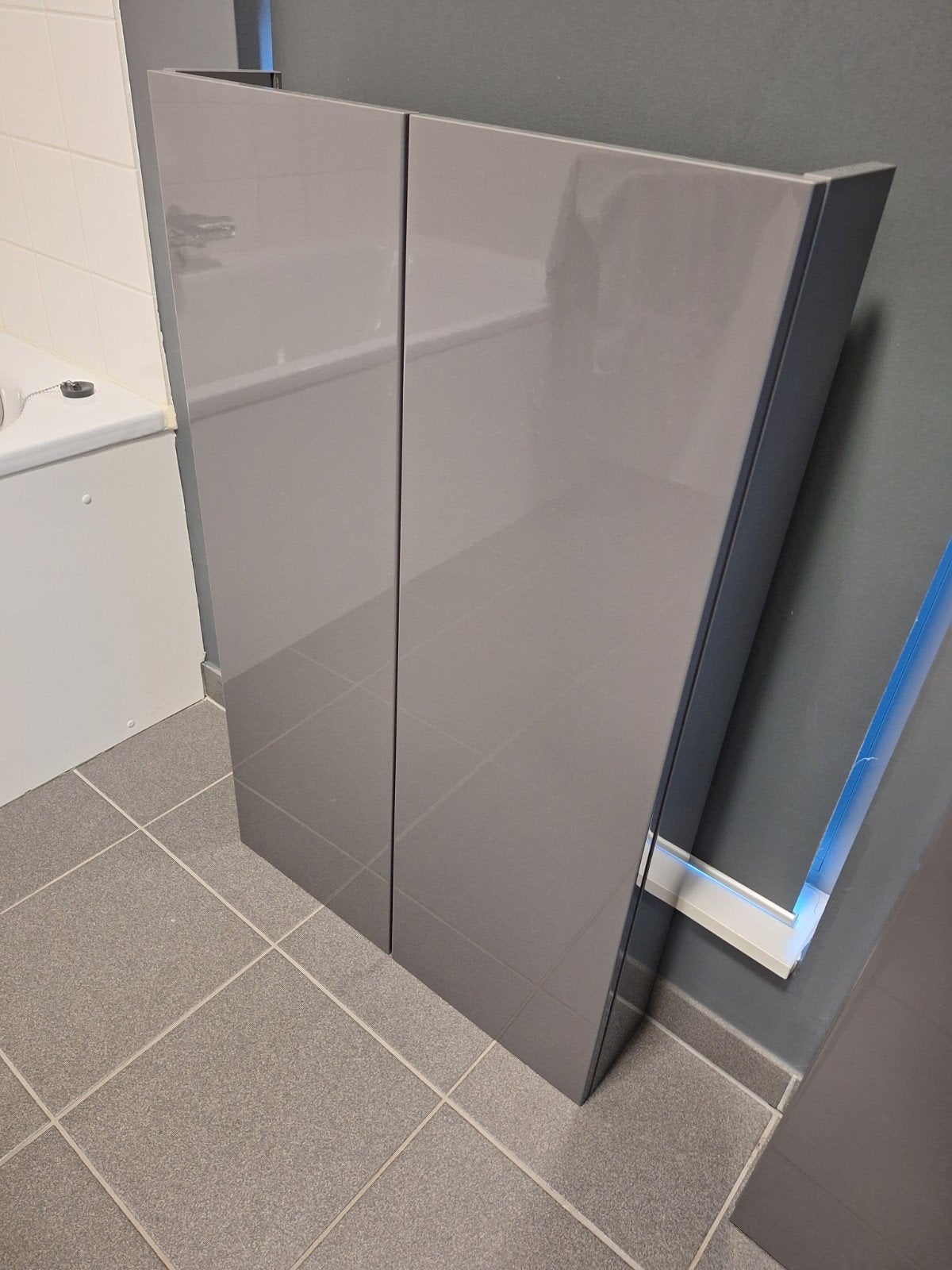 Badkamer meubels, Ophalen