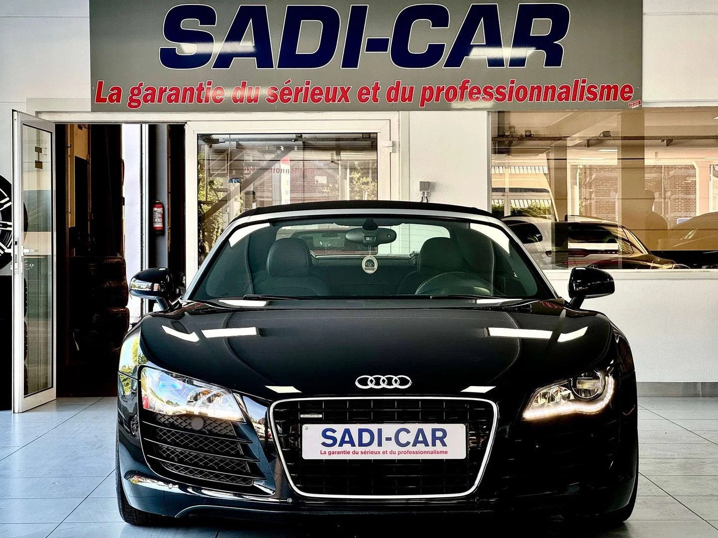 Audi R8 Spyder (Cabrio) 4.2i V8 430cv Quattro FSI - R Tronic, Autos, Cuir, Euro 5, Achat, Noir