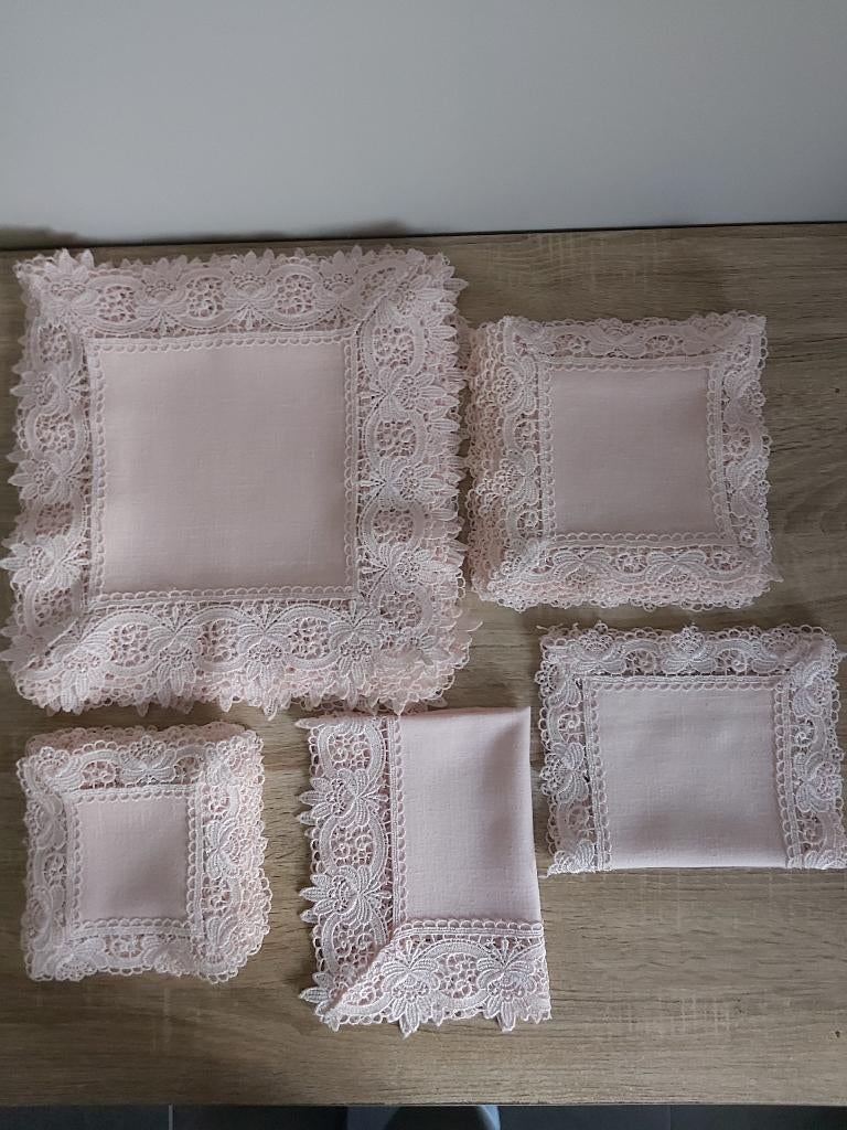 TEXTIEL DECORATIE VINTAGE 40STUKS, Antiek en Kunst, Antiek | Kleding en Textiel, Ophalen