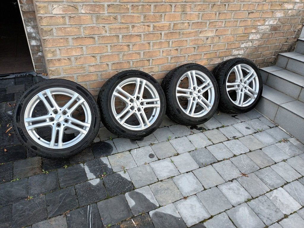 Te koop 17 inch aluminium velgen van RIAL.235/45R17 banden, Ophalen, Gebruikt, Velg(en), 17 inch