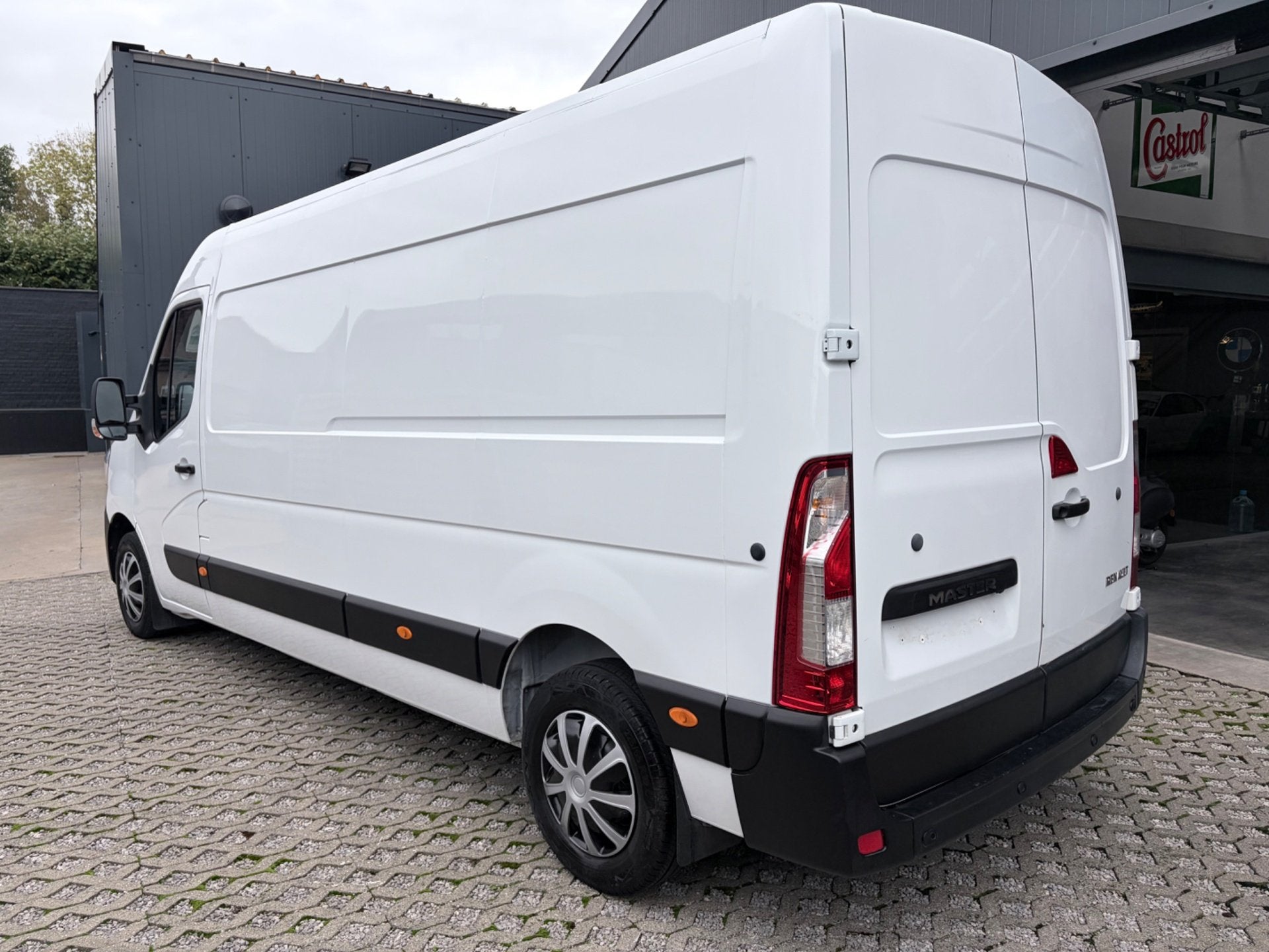 Renault Master - Slechts 83000 km, Auto's, Voorwielaandrijving, Gebruikt, Euro 6, 4 cilinders