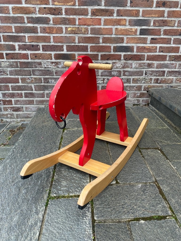 Houten schommelpaard, Ophalen, Gebruikt
