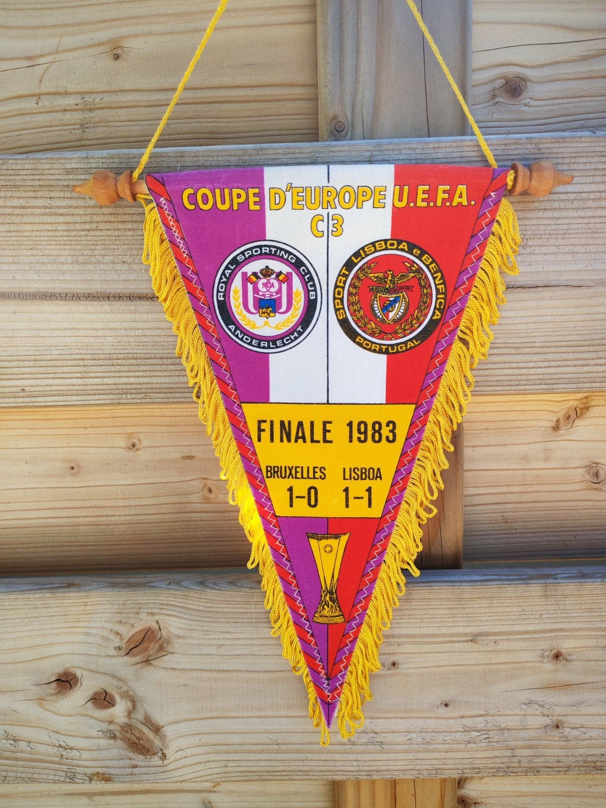 1983 RSC Anderlecht Benfica Lissabon finale, Diversen, Vlaggen en Wimpels, Ophalen of Verzenden