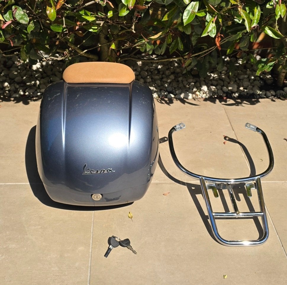 Topkoffer met drager voor Vespa GTS, GT en GTV, Motoren, Ophalen of Verzenden, Nieuw