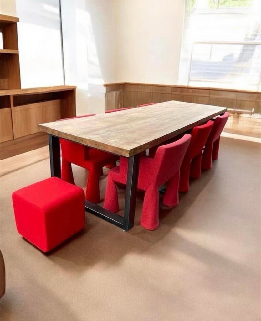 Belle grande table avec structure en métal sur roulettes, Enlèvement, Utilisé