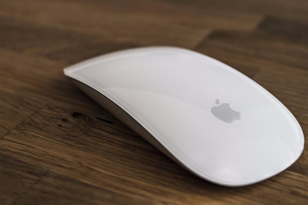 Apple Magic Mouse - Draadloze Bluetooth muis Trackpad, Computers en Software, Ophalen, Muis, Zo goed als nieuw, Draadloos