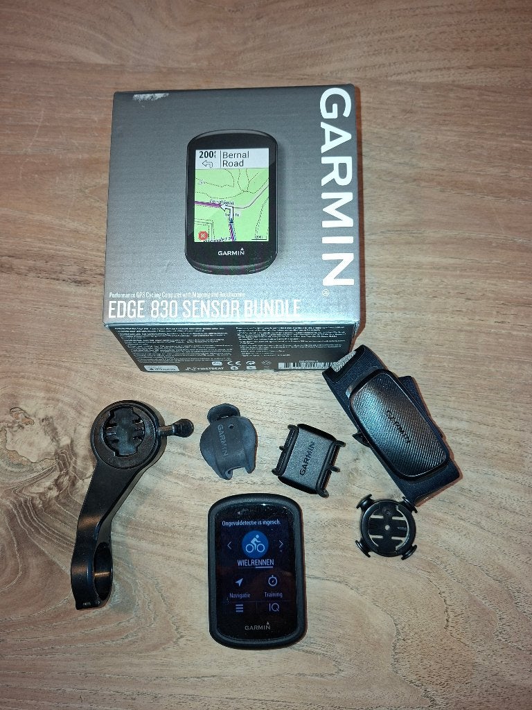 Garmin Edge 830 sensor bundle in nieuwstaat, Enlèvement ou Envoi, GPS, Comme neuf
