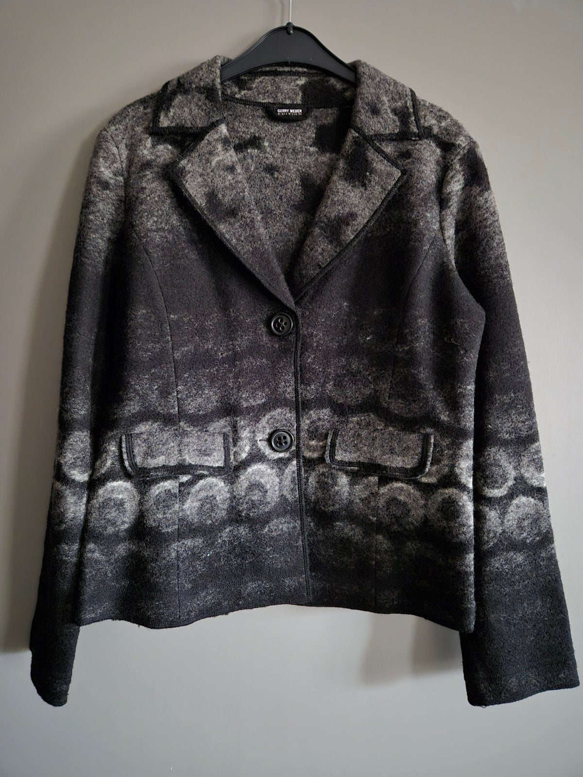 Nieuwe blazer van Gerry Weber maat 38, Vêtements | Femmes, Neuf, Taille 38/40 (M), Gris, Enlèvement ou Envoi