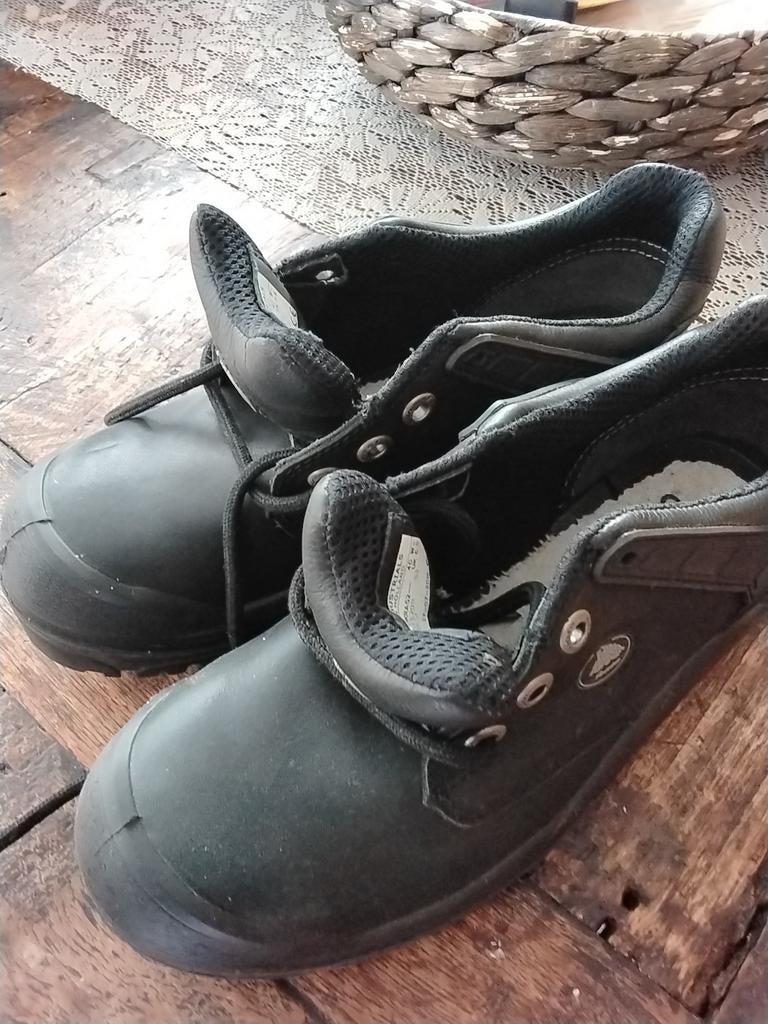 Werkschoenen, Ophalen