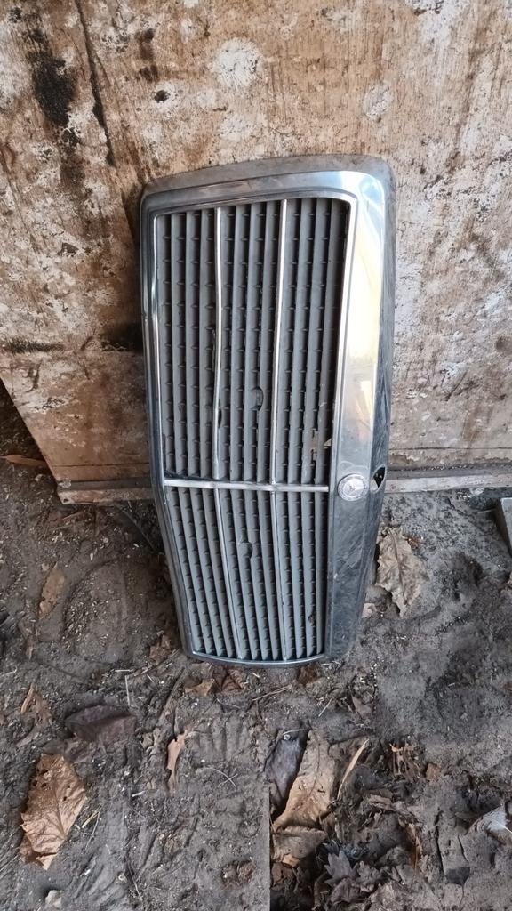Front rooster mercedes 190, Ophalen