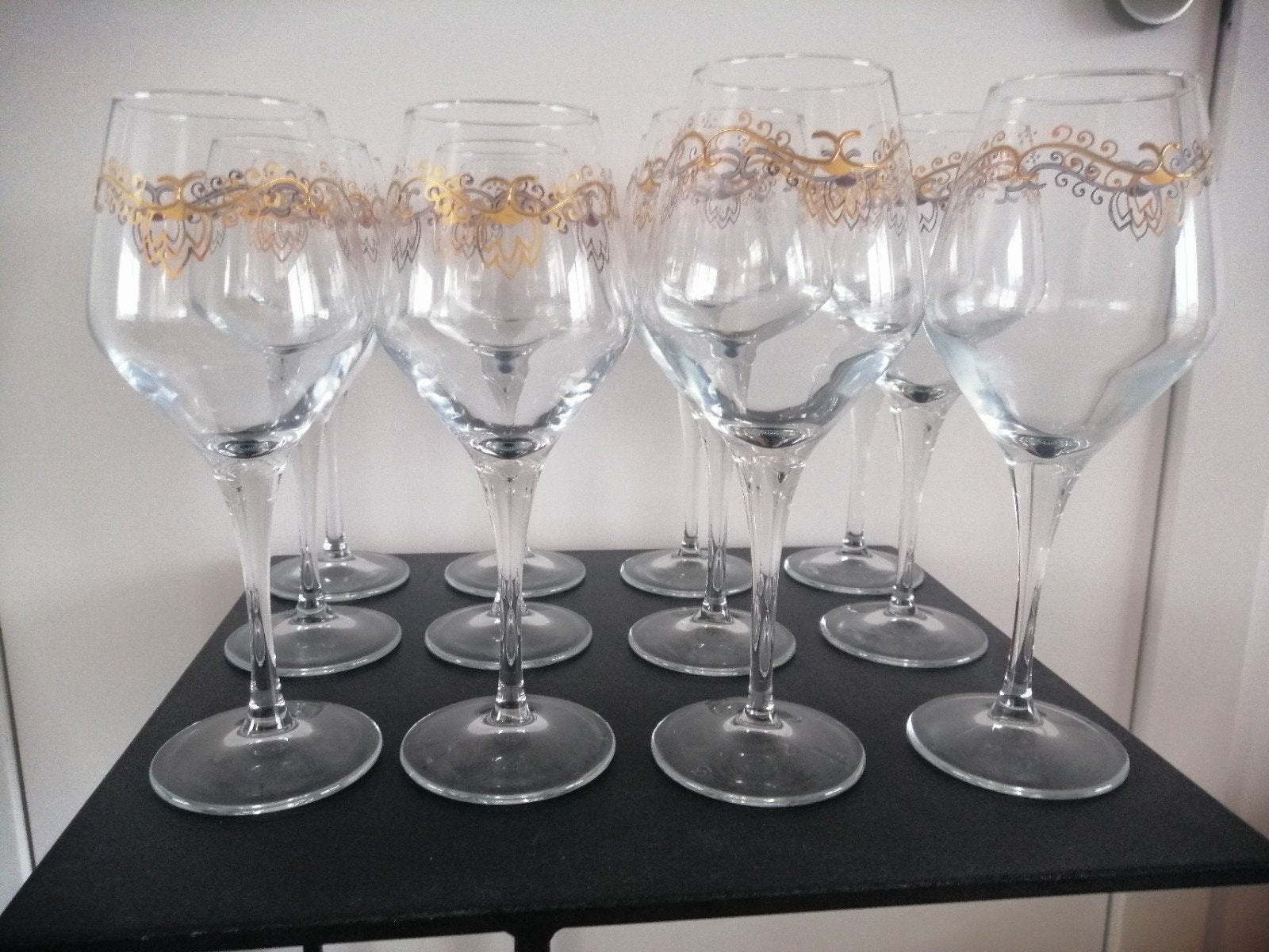 6 verres à vin rouges et blancs robustes sur socle avec déco, Enlèvement, Verre, Sur pied
