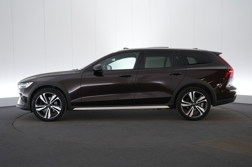 (2AMM189) VOLVO V60 CROSS COUNTRY, Auto's, Automaat, 197 pk, Gebruikt, Euro 6