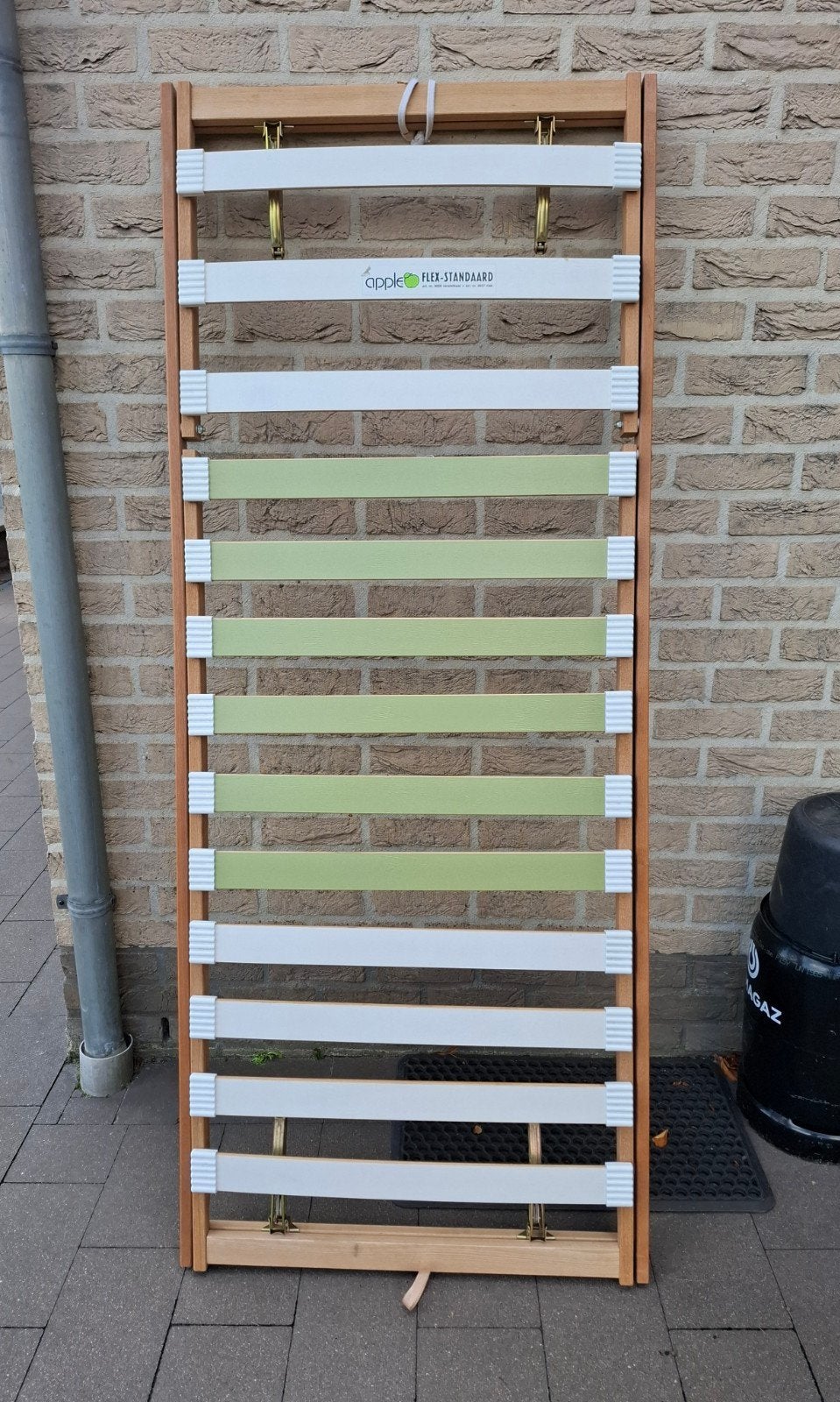 2 lattenbodems 1 BESCHADIGD !!!, Ophalen, Gebruikt, Tweepersoons, 80 cm