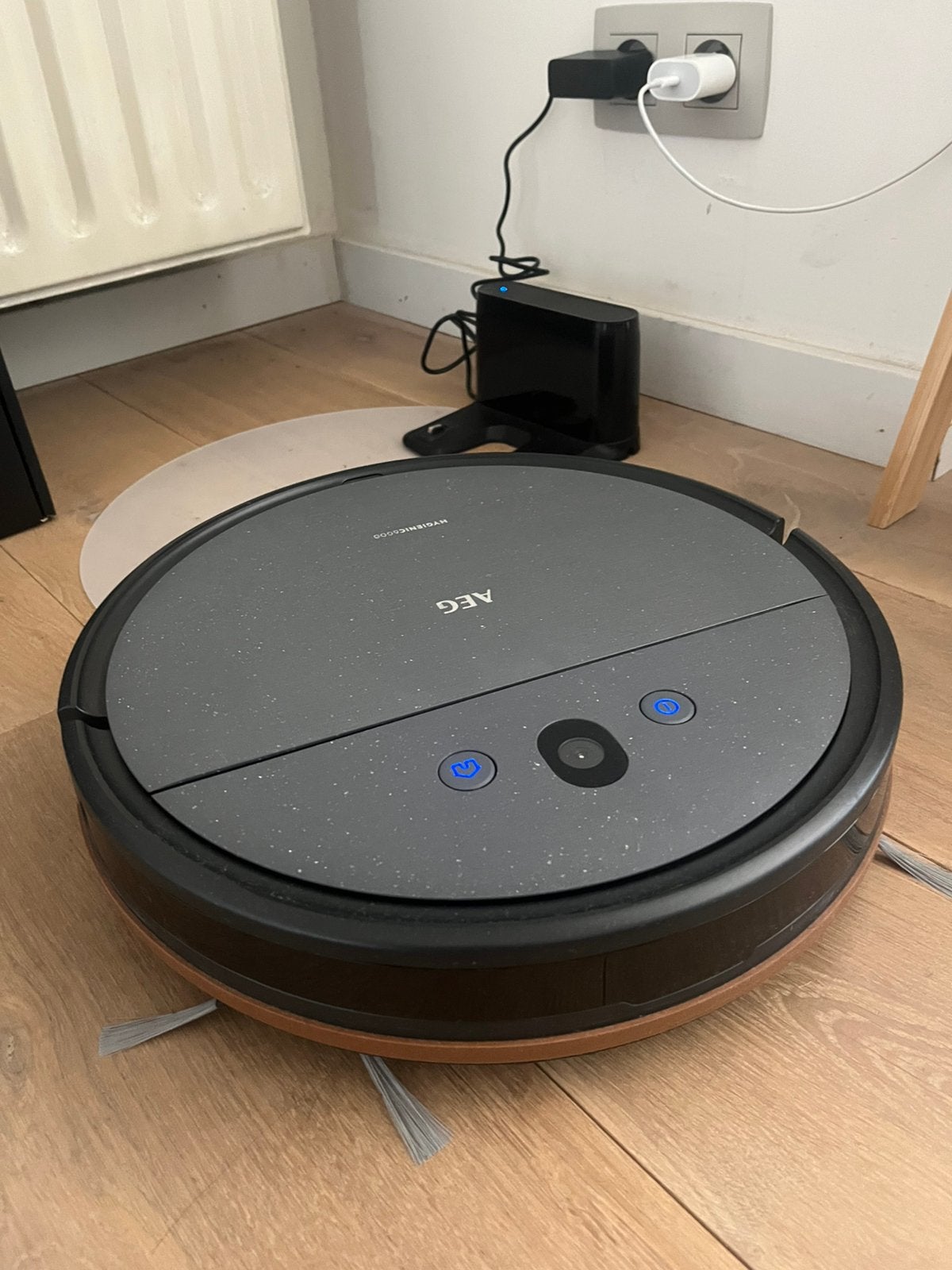 Aspirateur robot avec fonction balai, Enlèvement, Comme neuf, Fonction serpillière, Aspirateur robot