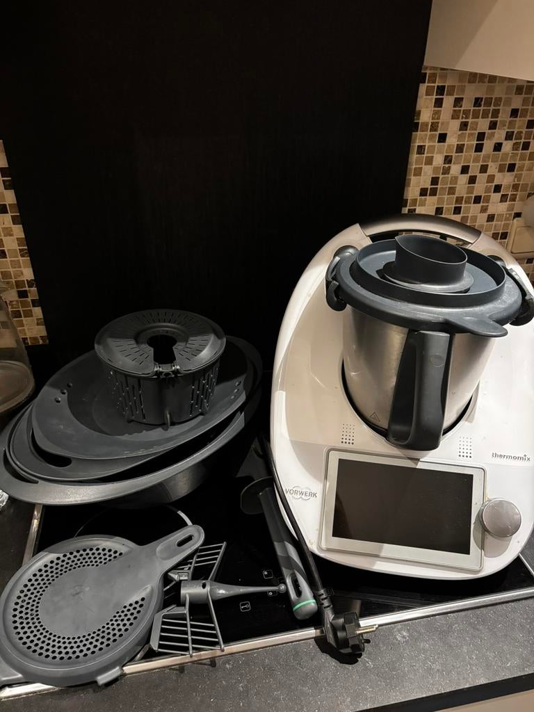 Thermomix TM6 - avec 2 bols !, Enlèvement, Comme neuf