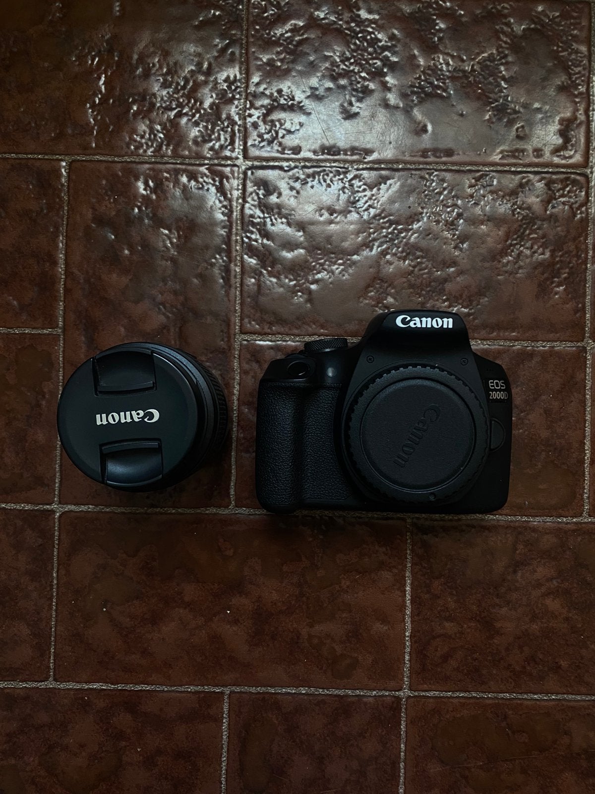 Canon 2000D basisset, Lensdop, Canon, Zo goed als nieuw, Ophalen