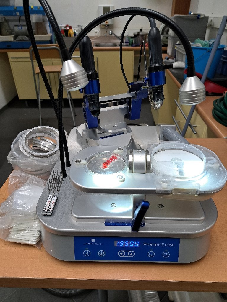 Fraiseuse manuelle Ceramill Base. Laboratoire dentaire, Articles professionnels, Articles professionnels Autre, Enlèvement