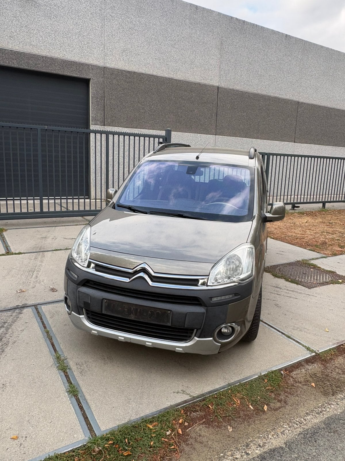 Citroen Berlingo Xtr, Voorwielaandrijving, Zwart, Bruin, 5 deurs