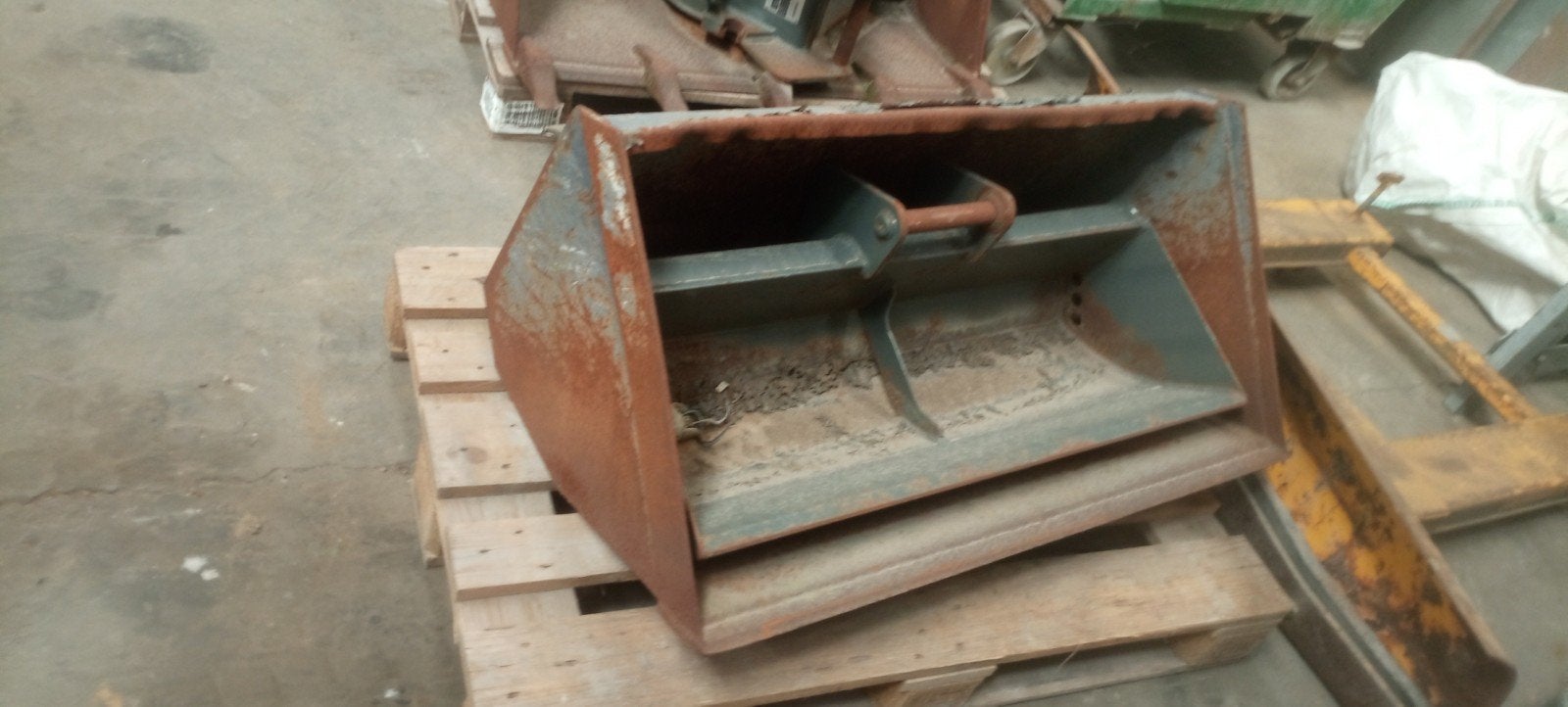 2 bakken Bobcat/Thomas mini schranklader, Zakelijke goederen, Ophalen