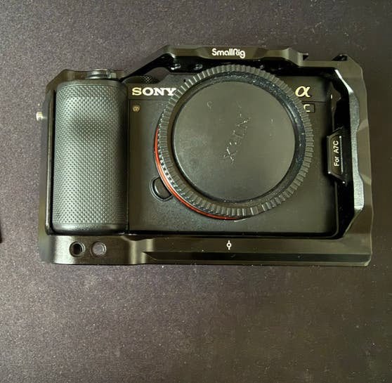 Sony a7c + cage, TV, Hi-fi & Vidéo, Appareils photo numériques, Comme neuf, Sony, Enlèvement ou Envoi
