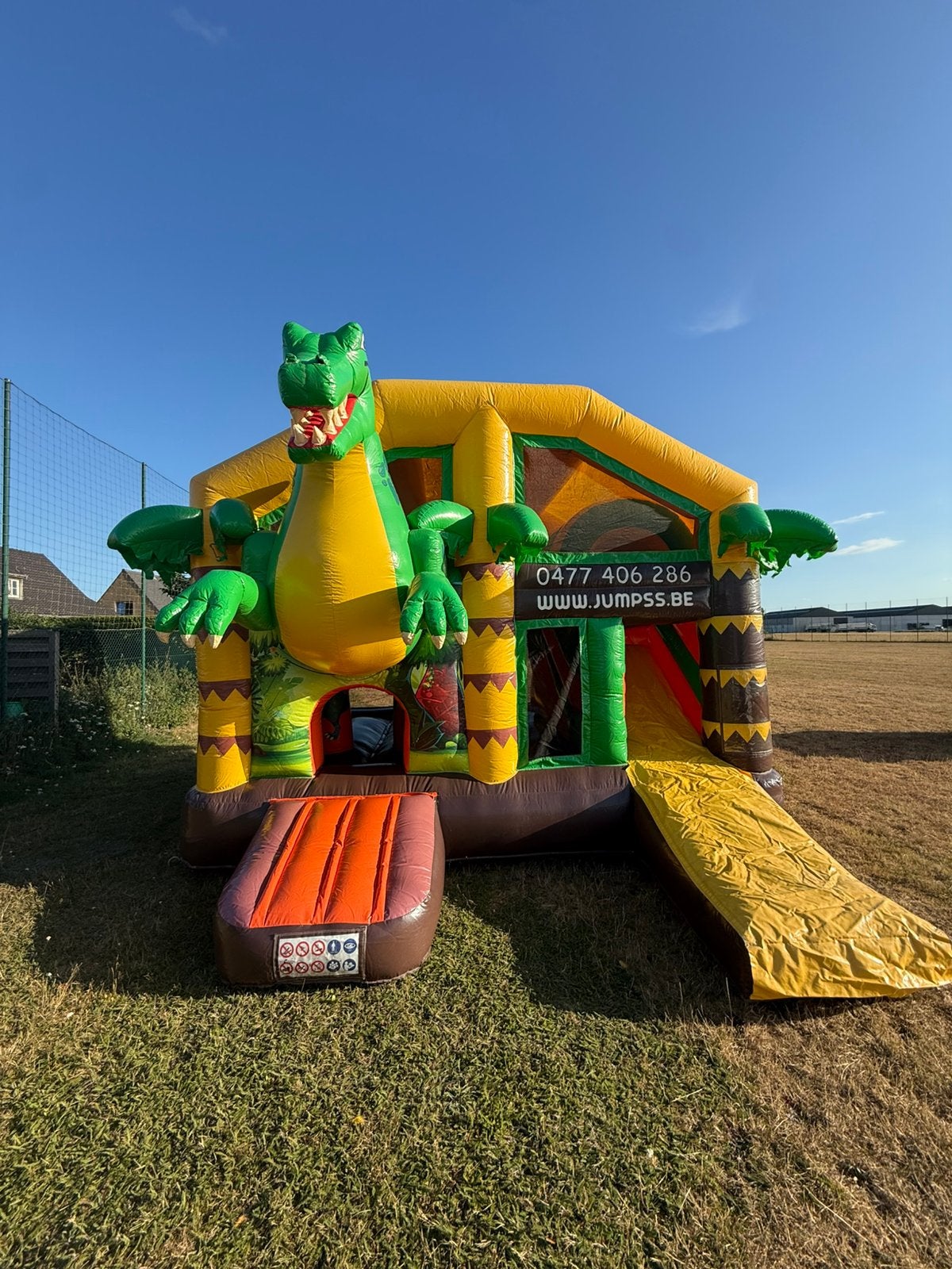 Springkasteel dino, Ophalen, Gebruikt