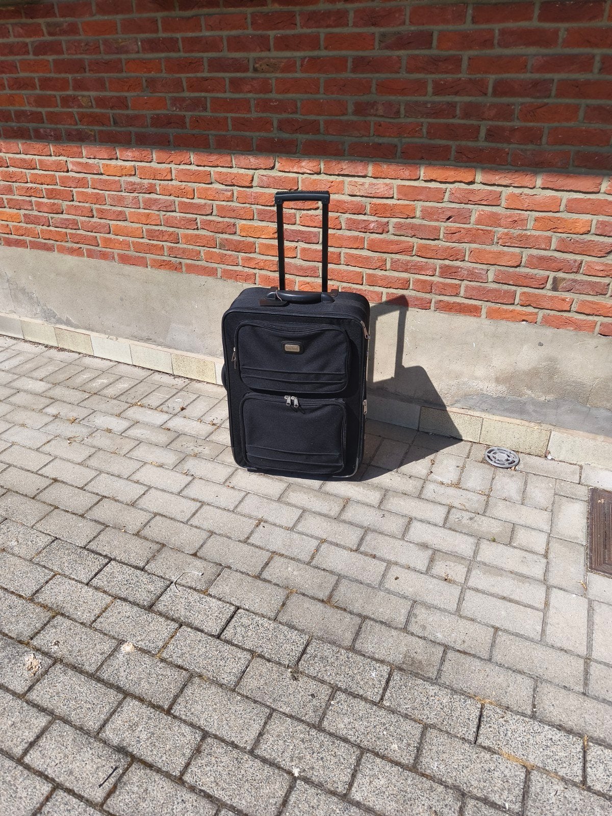 Valise trolley, Enlèvement, Roulettes
