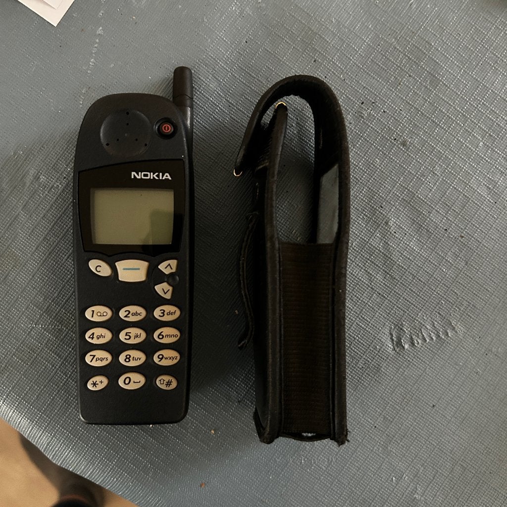 Nokia 5110 avec étui de protection/clip, Télécoms, Classique ou Candybar, Clavier physique, Enlèvement, Utilisé