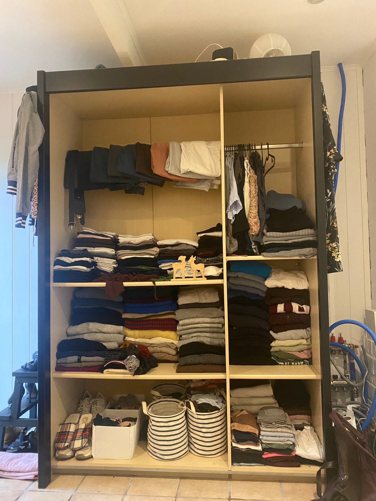 Grande armoire gratuite, Enlèvement, Comme neuf