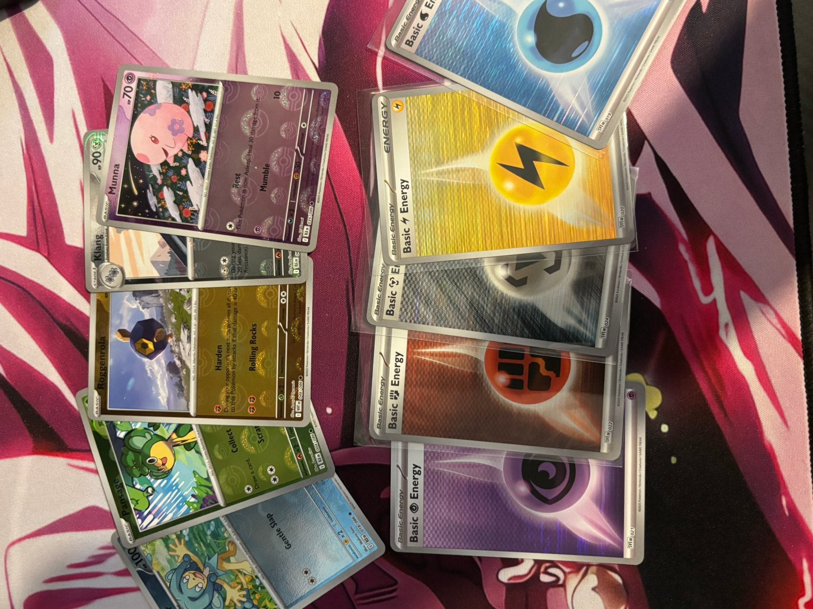 Pokemon hitjes + energy holo’s + grote promo kaart, Ophalen, Zo goed als nieuw
