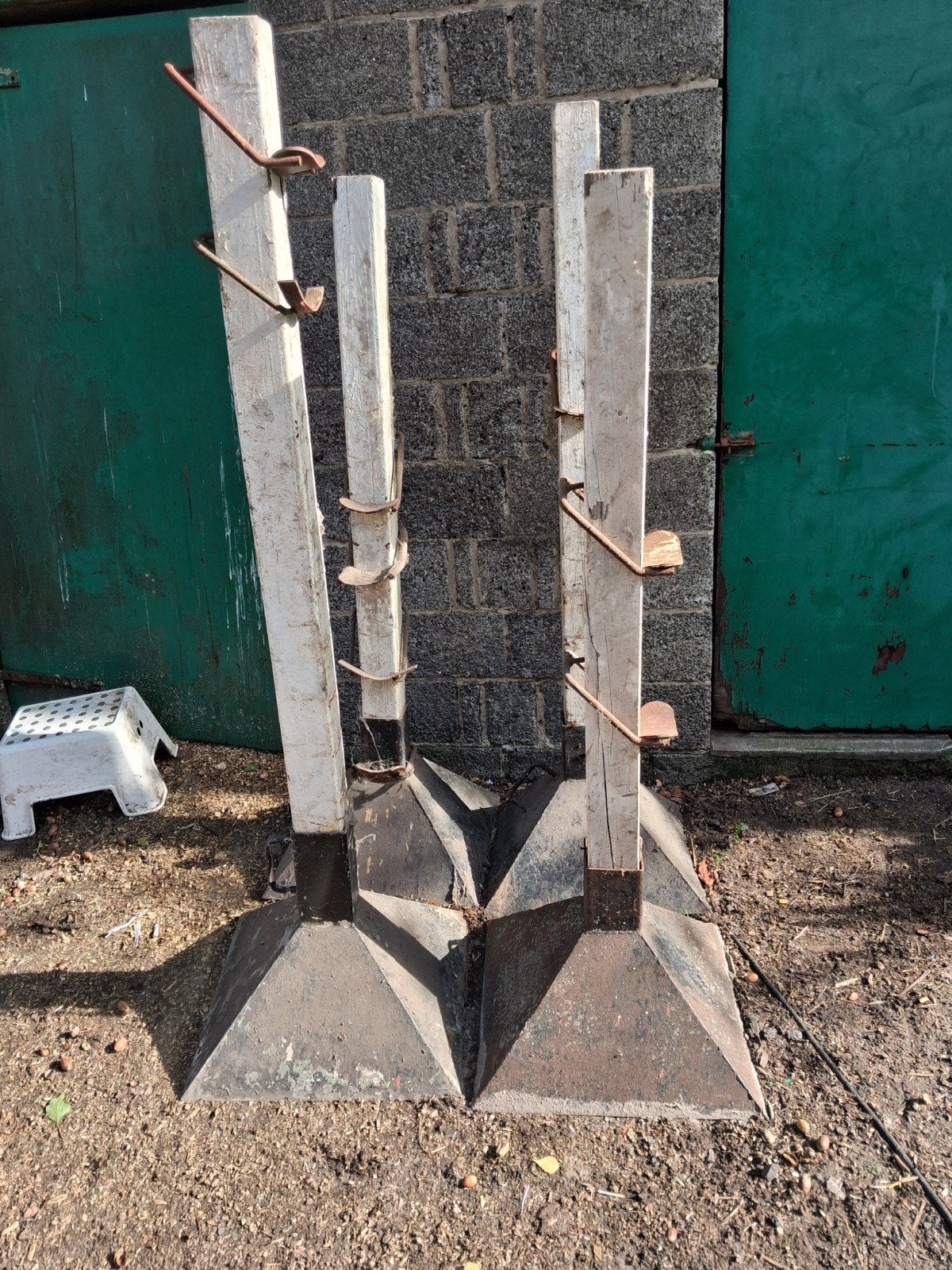 4 spring standers + 2 voet stukken 75e, Dieren en Toebehoren