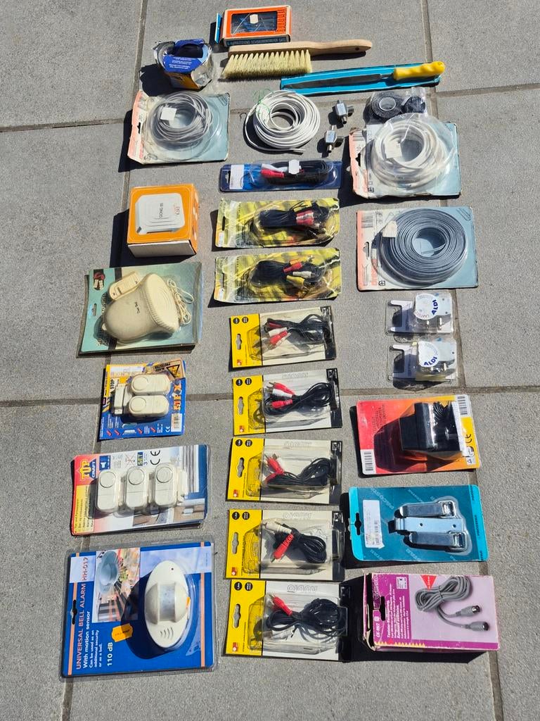 Lot allerlei elektro bricolage materiaal, Ophalen of Verzenden, Zo goed als nieuw, Kabel of Snoer