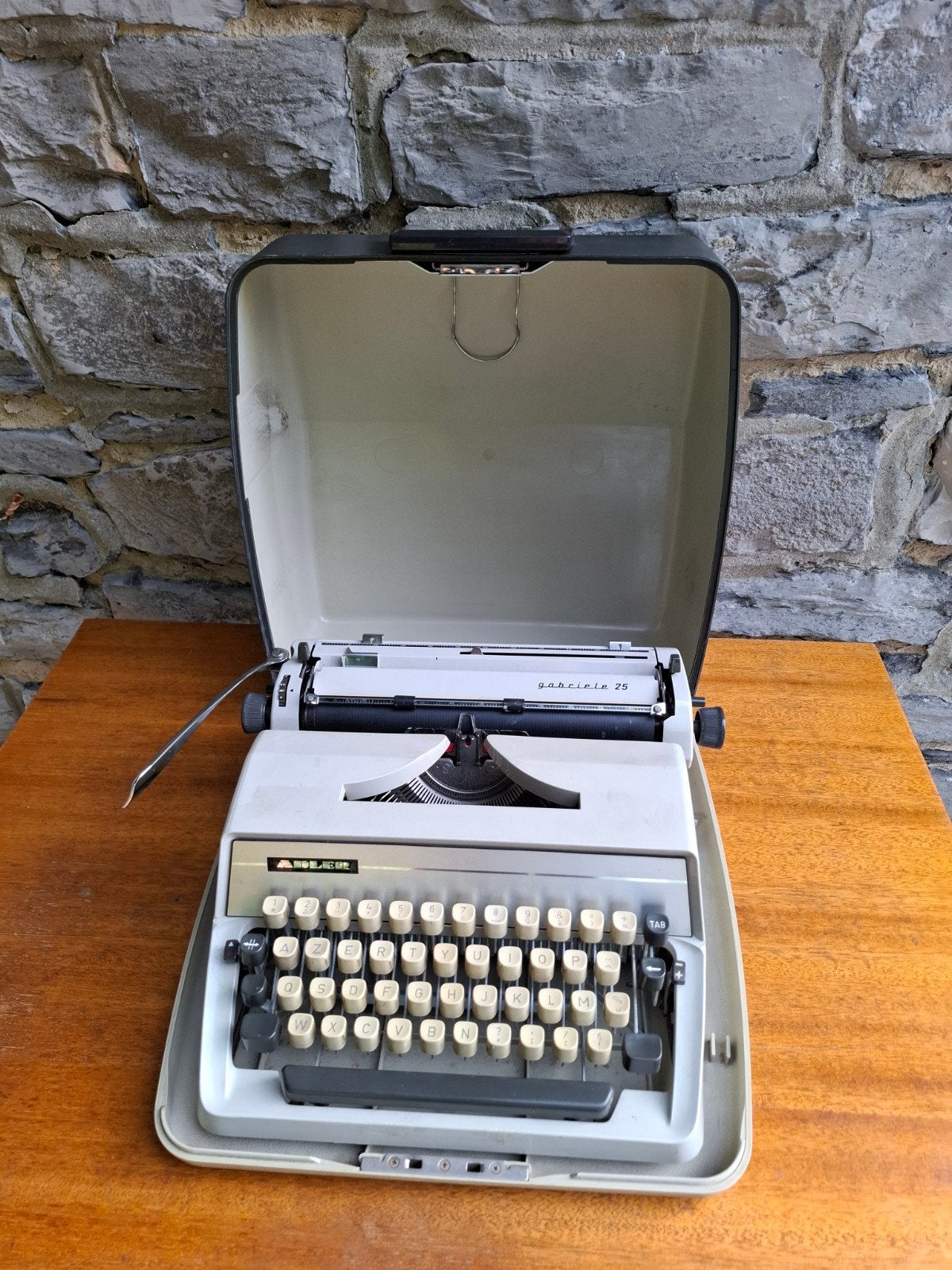 Machine à écrire vintage ADLER Gabriele 25, Enlèvement