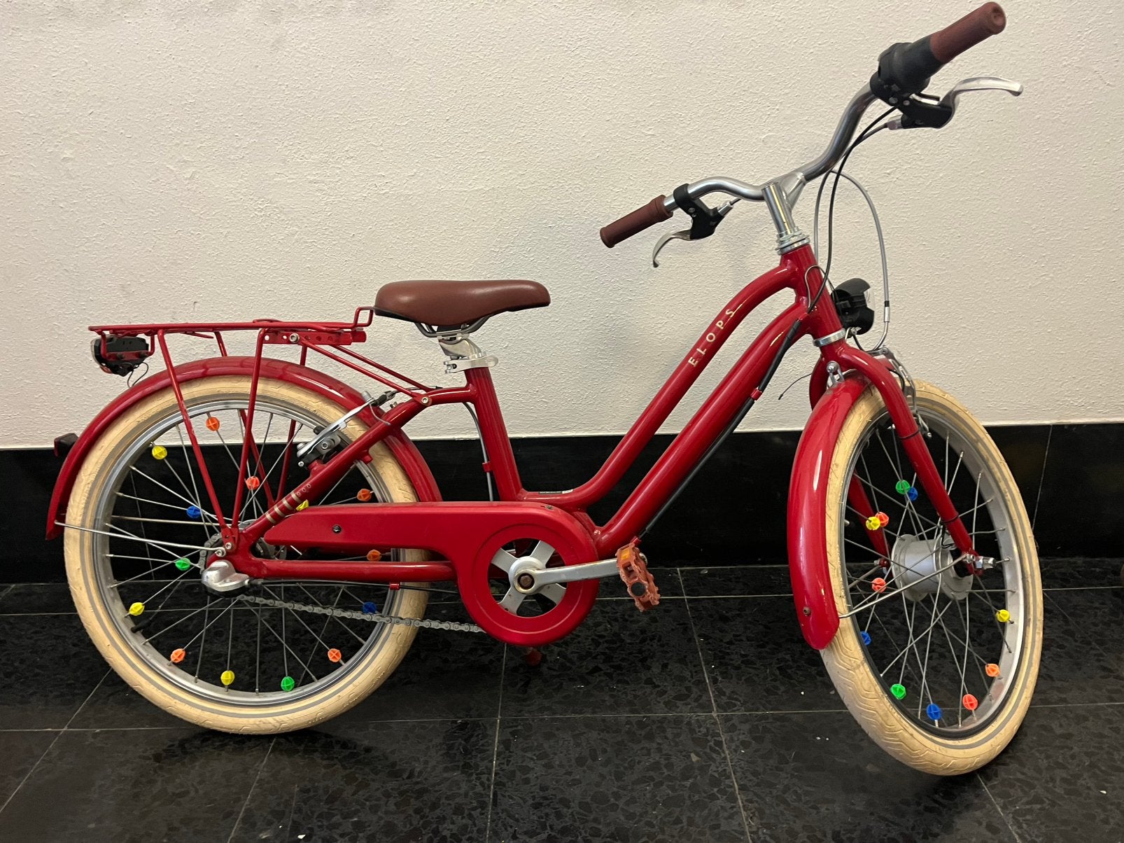 Elops 900 kinderfiets — 20 inch — 6/9 jaar — rood, Fietsen en Brommers, Fietsen | Kinderfietsjes, Ophalen, Gebruikt, Trommelrem