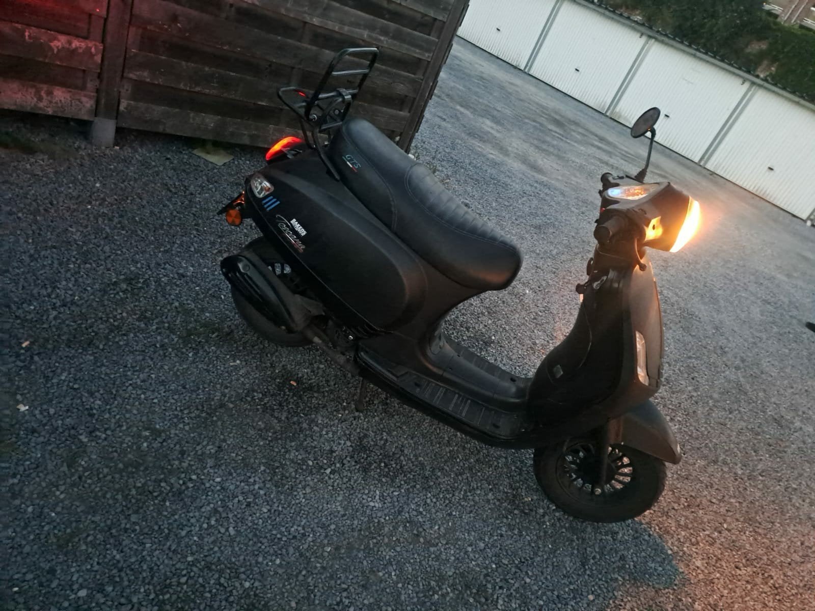 gts toscana a klasse, Vélos & Vélomoteurs, Vélomoteurs & Scooters bridés, Autres marques, Comme neuf, Enlèvement, Essence