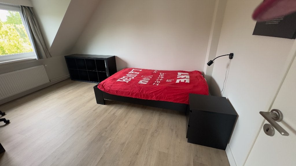 zwart bed 120 x 210 en nachtkastje, Enlèvement, Noir
