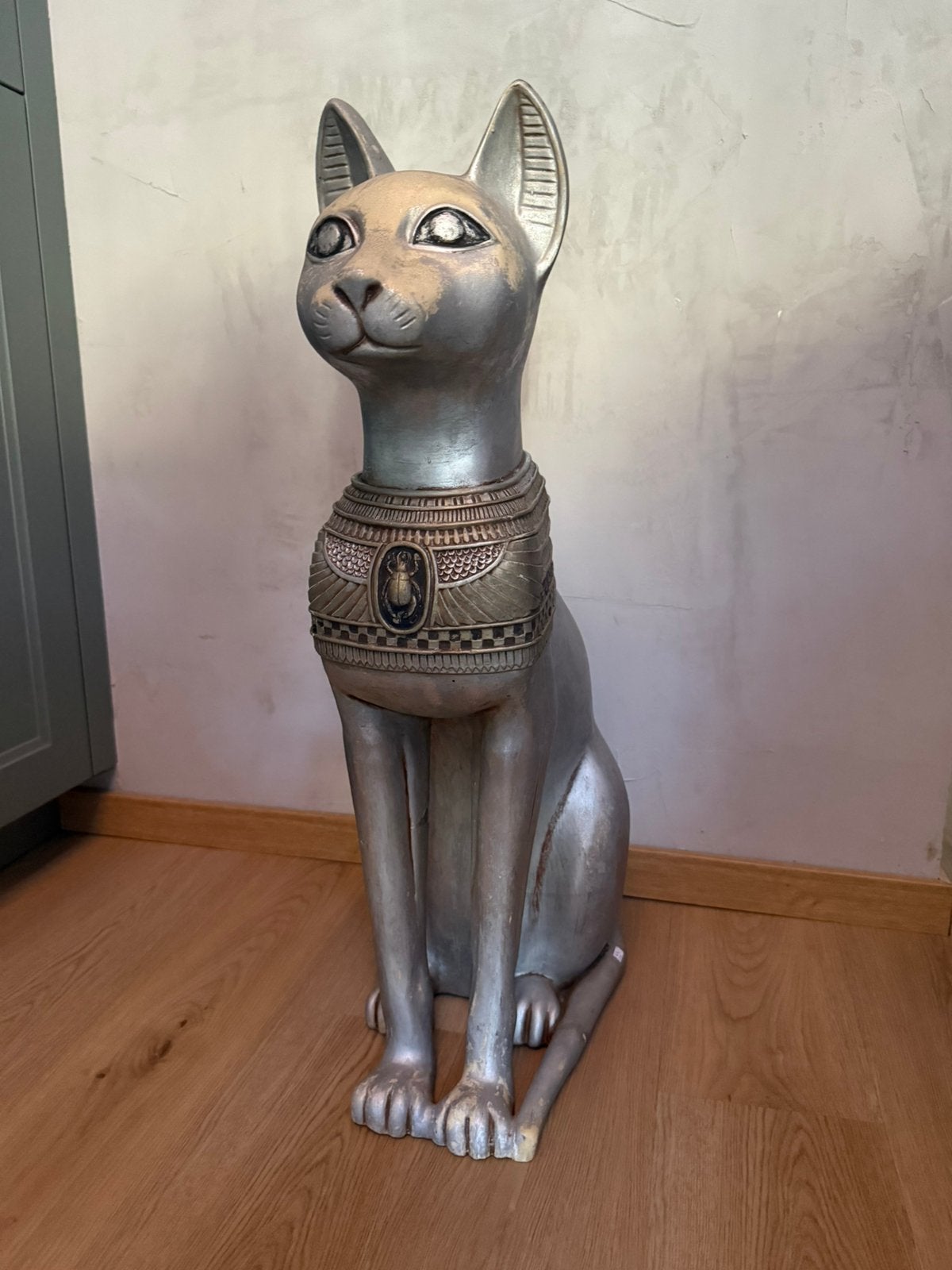 75cm groot Egyptisch kattenbeeld van de godin Bastet, Enlèvement