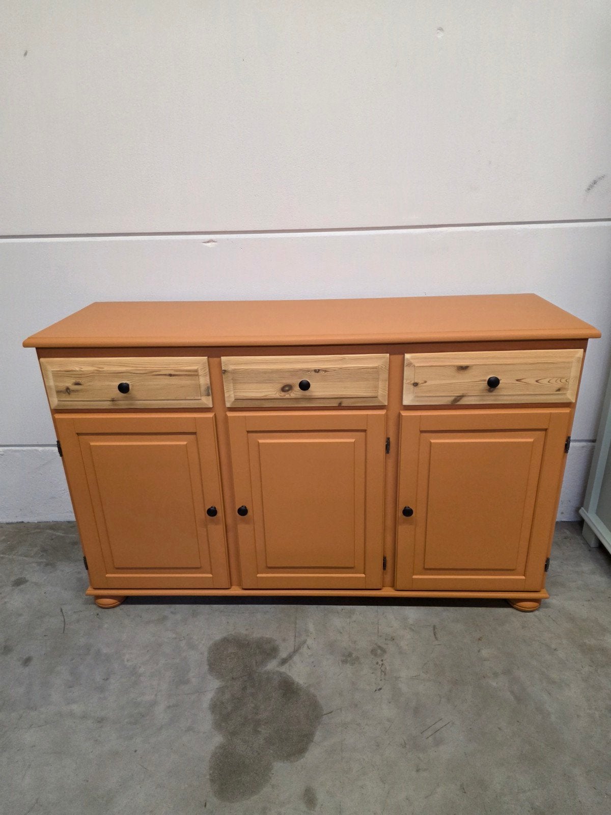 Prachtige  massief grenen dressoir 143cm. Hazelnootbruin., Ophalen