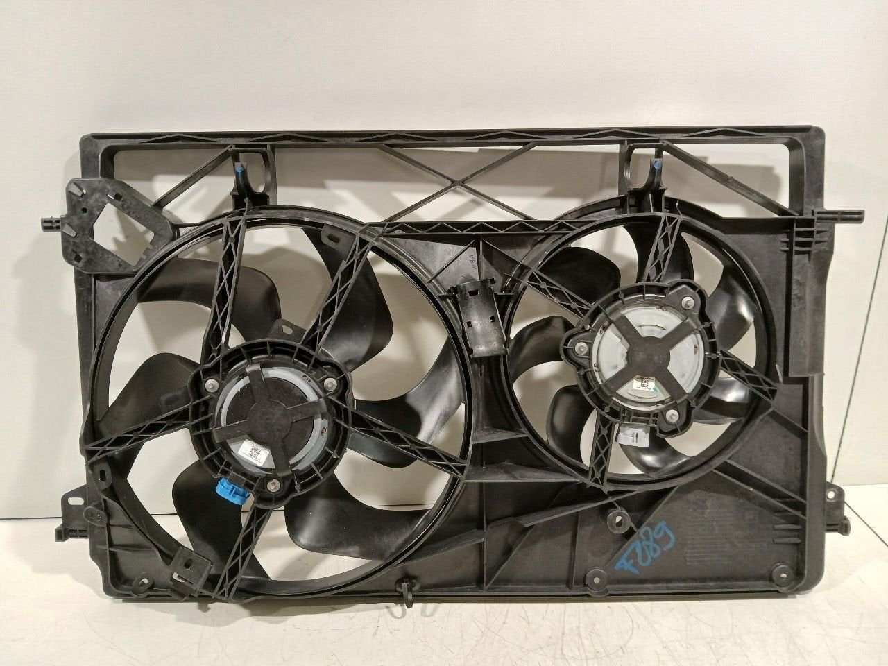 Koelventilatormotor Opel Vivaro, Onderdelen@venauto.nl, Van der Ven Autorecycling B.V., Gebruikt, Ettenseweg 76, 4706 PB Roosendaal, The Netherlands