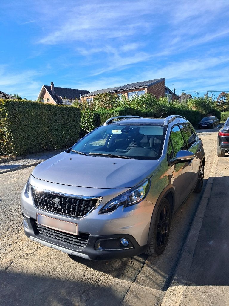 Peugeot 2008 Allure - Automatique Essence, Autos, Argent ou Gris, Achat, Euro 6, Carnet d'entretien