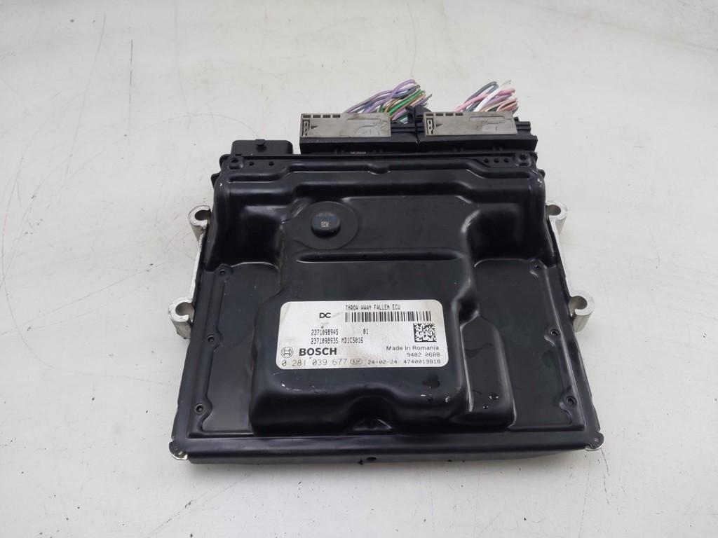CALCULATEUR MOTEUR ECU Renault Kangoo Express (RFK), Autos : Pièces & Accessoires, Robert Bosch AG, Renault, Utilisé, Robert-Bosch-Allee 1
74232  Abstatt, DE
