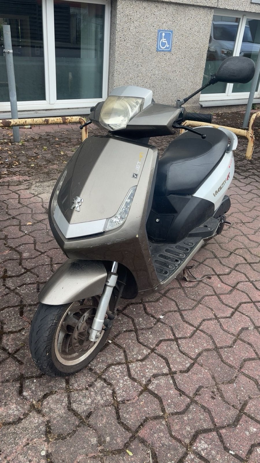 Scouter peugeot vivacity 2 temps, Fietsen en Brommers, Scooters | Peugeot, Ophalen, Zo goed als nieuw, Vivacity