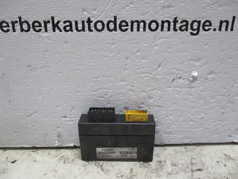 ORDINATEUR GESTION TOIT CABRIOLET 206 CC (2D) (9644337080), Kontakt-peugeot@peugeot.com, Utilisé, Peugeot Deutschland GmbH, Bahnhofsplatz
65423  Rüsselsheim, DE